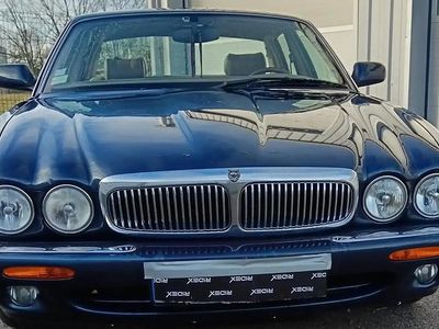 Occasion Jaguar XJ8 Sovereign 243 ch (178 kW) 1998 Bleu Berline