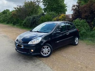 Occasion 2007 Renault Clio II Authentique Berline | 2 600 € (Prix juste)