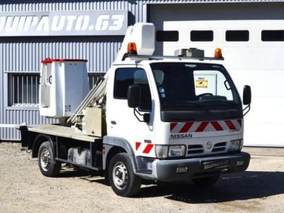 Occasion Nissan Cabstar 105 ch (77 kW) 2005 Blanc Pick-up