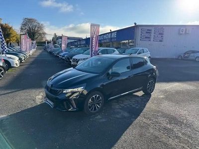 Noir Occasion 2025 Renault Clio V Techno Berline | 18 490 € (Prix assez cher)