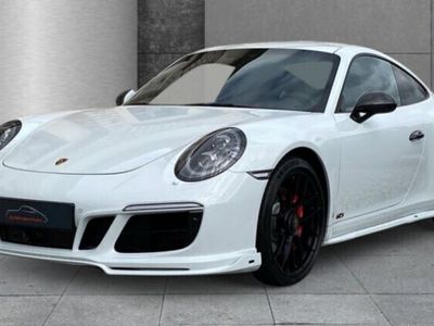 Porsche 911 Carrera 4 GTS