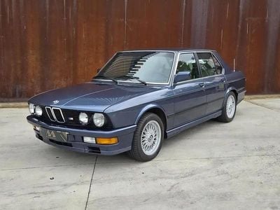 Gris Occasion 1985 BMW M535 Berline | 34 900 €