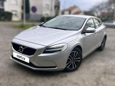 Gris Occasion 2019 Volvo V40 Momentum Berline | 15 290 € (Prix assez cher)