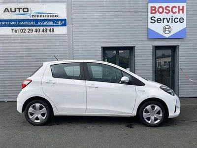 Occasion Toyota Yaris Hybrid 76 ch (55 kW) 2019 Blanc Berline