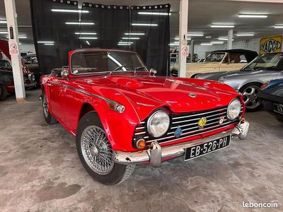 Rouge Occasion 1966 Triumph TR4 Cabriolet | 32 500 €