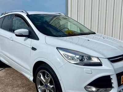 Blanc Occasion 2015 Ford Kuga Sport SUV | 13 200 € (Prix assez cher)