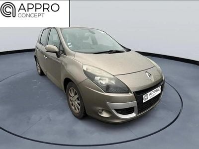 Beige Occasion 2009 Renault Scénic III Monospace | 5 500 € (Prix assez cher)