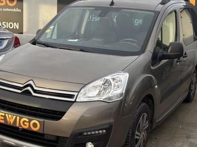 Gris Occasion 2017 Citroën Berlingo Shine Monospace | 13 489 € (Bon prix)