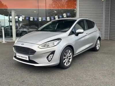 Gris clair Occasion 2019 Ford Fiesta Titanium Berline | 10 490 € (Prix juste)