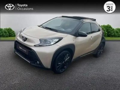 Biton beige gingembre métal/toit noir Occasion 2024 Toyota Aygo X Design SUV | 15 990 € (Prix juste)
