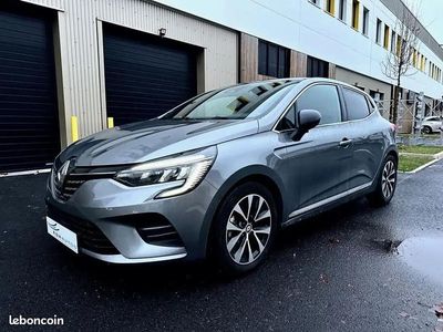 Gris Occasion 2023 Renault Clio V Techno Berline | 16 990 € (Prix juste)