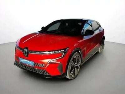 Rouge nnp noir gne Occasion 2025 Renault Megane E-Tech Berline | 30 991 € (Prix assez cher)