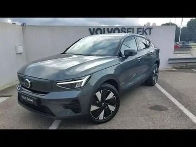 Vert séquoia métallisé/toit noir Occasion 2025 Volvo EC40 Ultra SUV | 53 590 € (Prix juste)