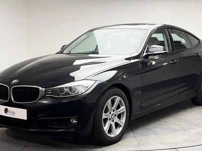 Noir Occasion 2013 BMW 318 Executive Berline | 14 990 € (Prix juste)