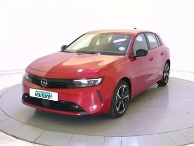 Rouge Occasion 2024 Opel Astra Berline | 23 490 € (Prix juste)
