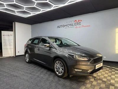 Gris Occasion 2017 Ford Focus Trend Break | 5 990 € (Prix juste)