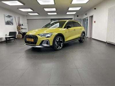 Jaune Occasion 2024 Audi A3 S-Line Citadine | 31 900 € (Prix juste)