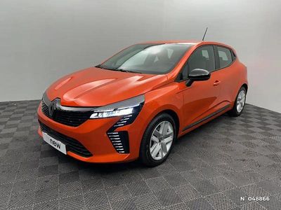 Orange Occasion 2023 Renault Clio V Evolution | 17 480 € (Prix juste)