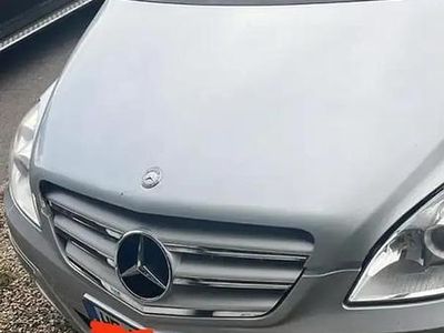 Mercedes B180