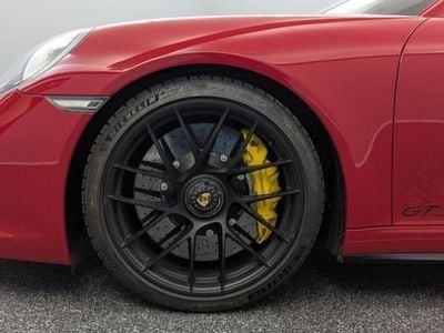 Porsche 911 Carrera 4 GTS