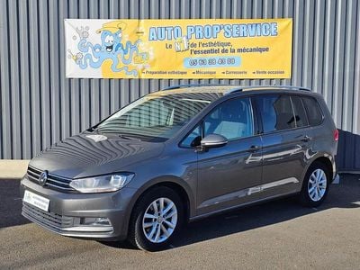 Gris Occasion 2015 VW Touran Business Monospace | 13 990 € (Prix assez cher)
