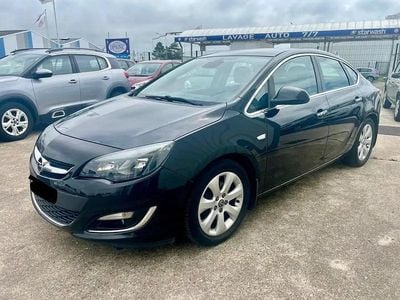 Noir Occasion 2013 Opel Astra Cosmo Citadine | 6 900 € (Bon prix)