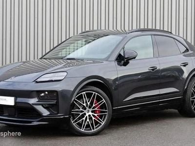 Gris Occasion 2024 Porsche Macan Turbo SUV | 109 900 € (Bon prix)