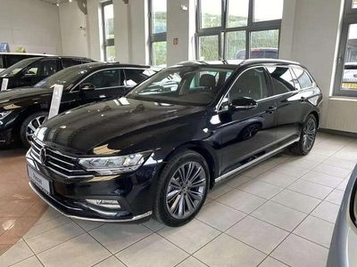 Noir Occasion 2024 VW Passat Elegance Break | 39 800 €