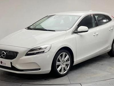 Blanc Occasion 2018 Volvo V40 Inscription Berline | 10 990 € (Prix assez cher)