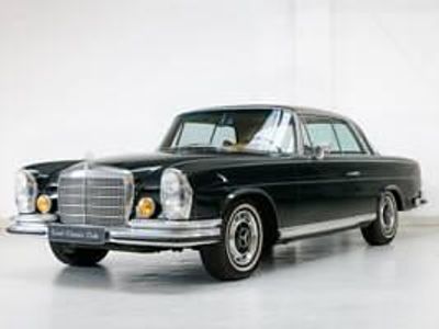 Vert Occasion 1971 Mercedes 280 SE Coupé | 75 000 €