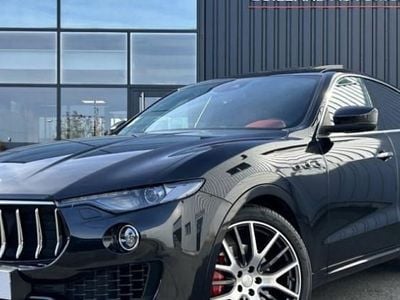 Noir Occasion 2016 Maserati Levante SUV | 52 900 €
