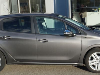 Occasion 2019 Peugeot 208 Signature Sky Citadine | 11 190 €