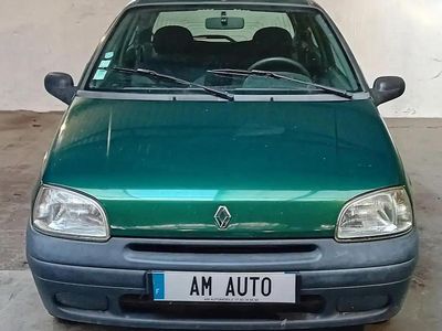 Vert Occasion 1997 Renault Clio Berline | 1 690 €