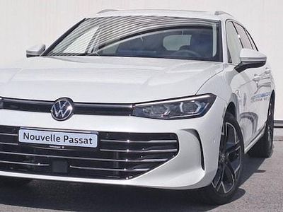 Blanc oryx nacre Occasion 2024 VW Passat Elegance Break | 36 999 € (Prix cher)