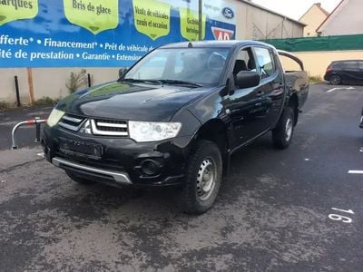 Noir Occasion 2015 Mitsubishi L200 Pick-up | 10 900 €