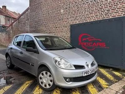 Occasion Renault Clio II 69 ch (50 kW) 2007 Gris Citadine