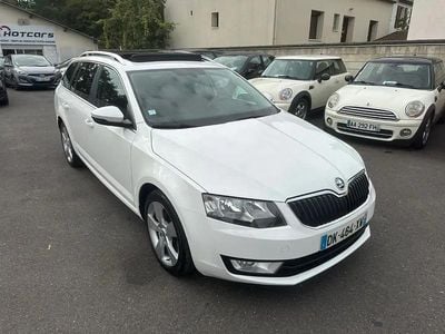 Blanc Occasion 2014 Skoda Octavia Elegance Break | 7 590 €