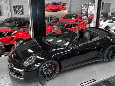 Porsche 911 Carrera GTS