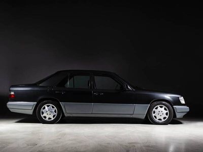 Noir Occasion 1994 Mercedes E280 Berline | 14 900 €