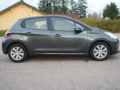 Occasion 2017 Peugeot 208 Premium Citadine | 2 500 €