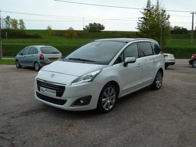 Blanc Occasion 2016 Peugeot 5008 Allure Monospace | 14 990 €