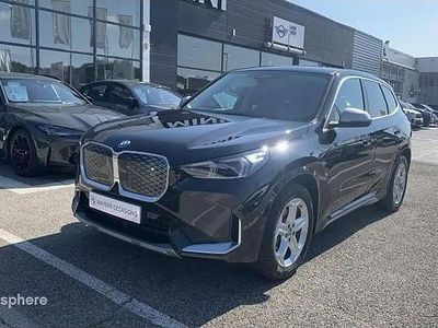 Noir Occasion 2024 BMW iX1 xLine SUV | 36 299 € (Prix assez cher)