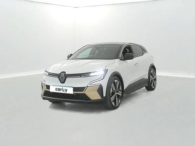 Blanc Occasion 2022 Renault Megane E-Tech Iconic Berline | 23 800 € (Prix juste)