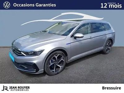Argent pyrite métallisé/argent pyrite métallisé Occasion 2024 VW Passat Break | 36 980 € (Prix assez cher)