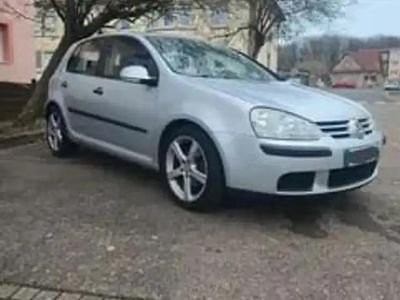 Occasion 2005 VW Golf Berline | 2 100 € (Prix cher)