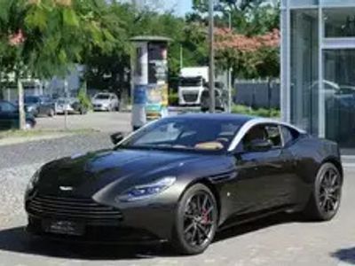 Aston Martin DB11