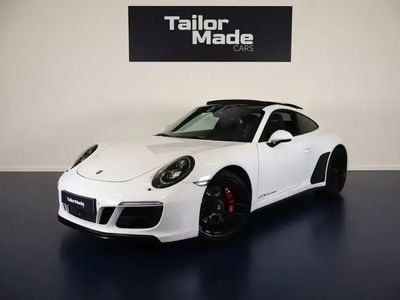 Porsche 911 Carrera 4 GTS
