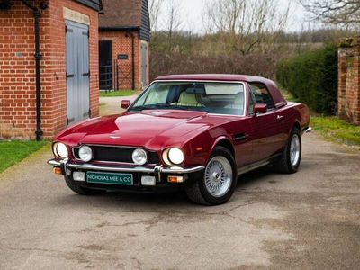 Aston Martin V8