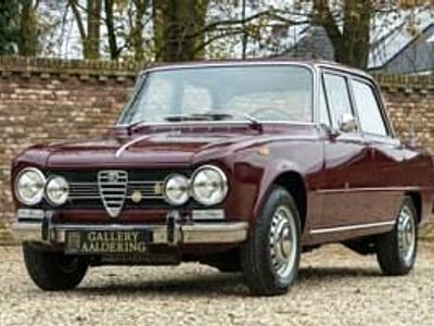 Violet Occasion 1971 Alfa Romeo Giulia Super Berline | 45 000 €