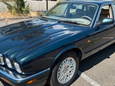 Vert Occasion 2001 Jaguar XJ8 Berline | 13 900 €